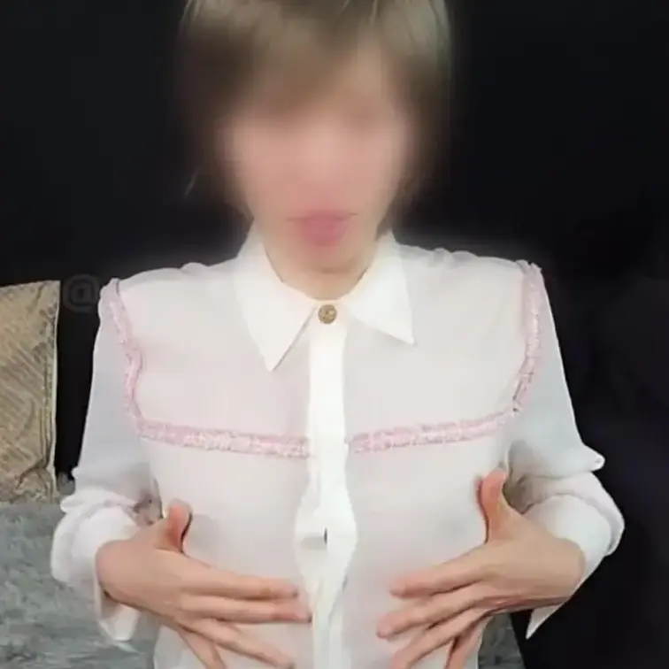 服の上からのほうが気持ちいいかも❣️