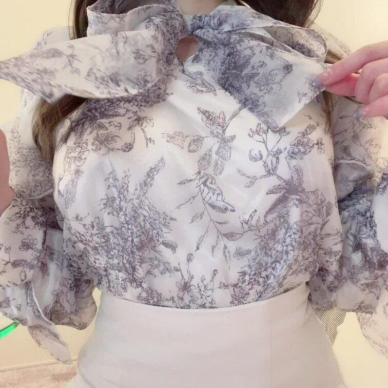 【私服👗からおっぱい露出動画】

お久しぶりです‎🤍珍しく私服動画‎👗
ブラウスなんだけど、この日はノーブラで過ご