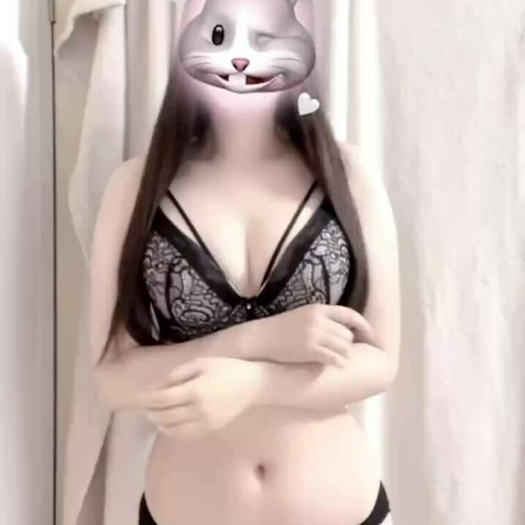 服無しTIKTOK