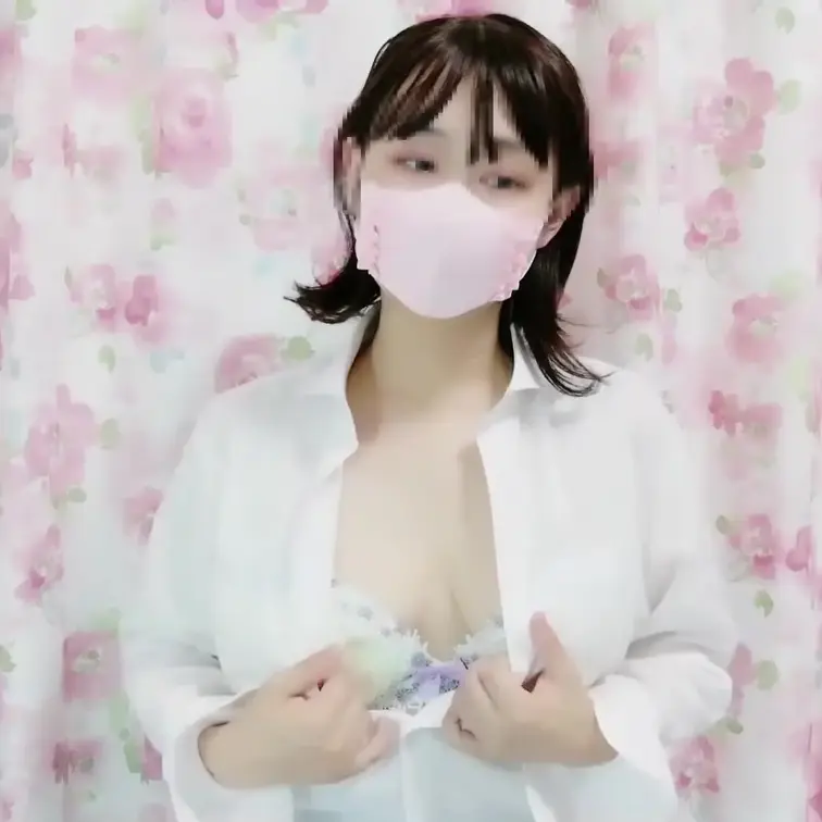 乳首見せちゃう💗