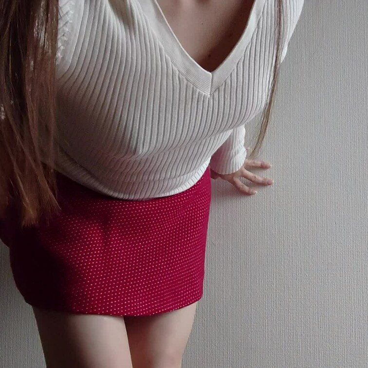 53秒
私服でムラムラ。。その②(๑´`๑)♡
我慢できなくてスティックバイブ登場♥
振動が強いから服の上からニャ