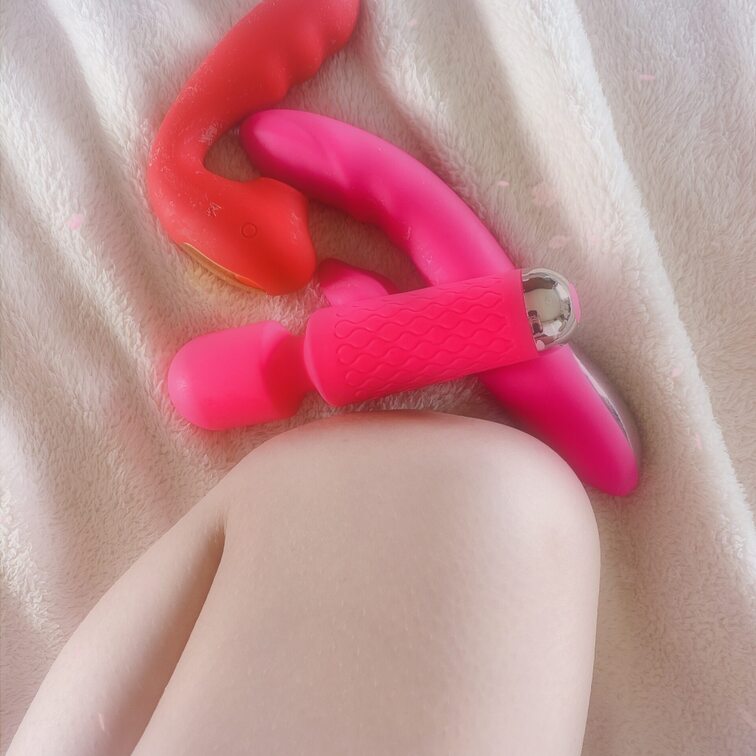 電マと吸うやつの二刀流でしちゃった♡