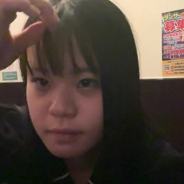 今日の変態美女は学生のゆうかちゃん（19歳）です！

皆さんって女の子のガチのイキ顔って見たことありますか？？
僕