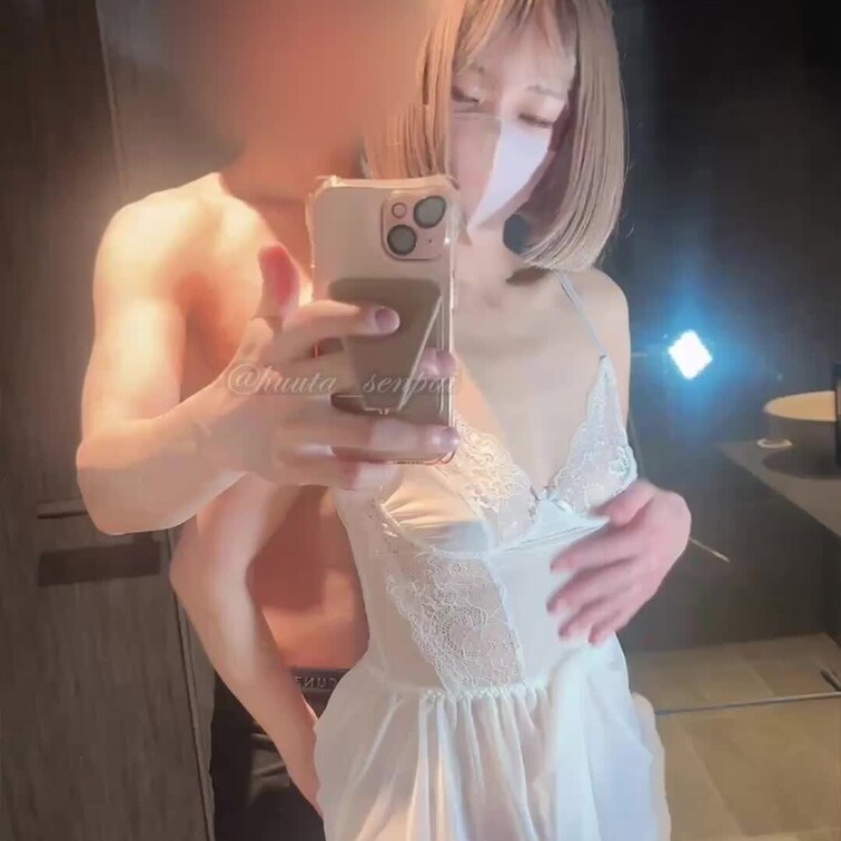 えっちな下着で誘惑してきたからお股広げさせてオナニーのお手伝いしてあげた❤️
鏡に写った変態な姿でいつもより興奮して、