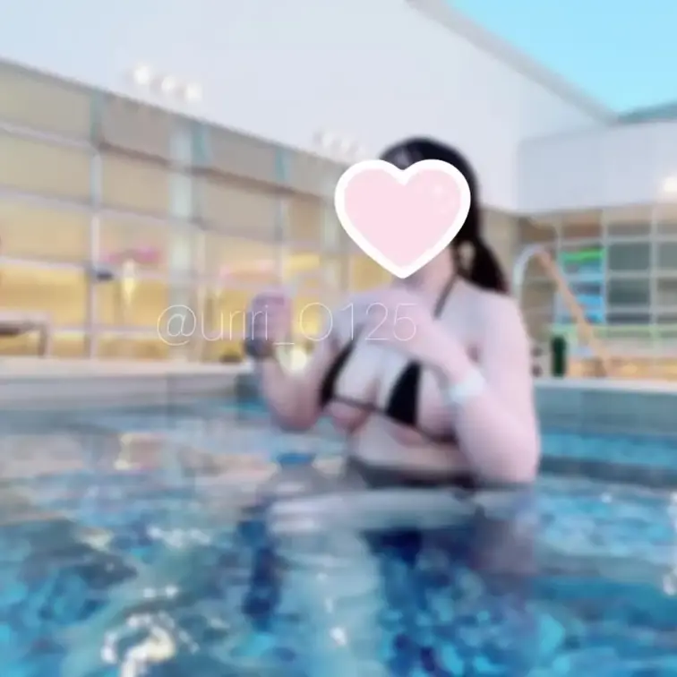 プールきもちよくてストレッチ❤︎
