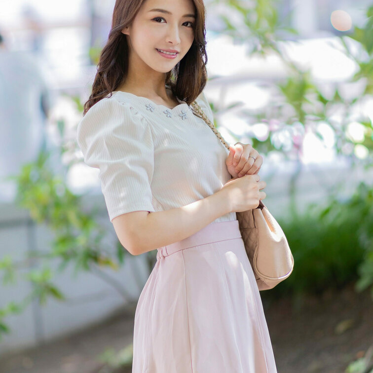 あゆみさん26歳。表参道の有名フラワーショップ勤務の新婚奥様。

◆◆◆本編◆◆◆
https://myfans.