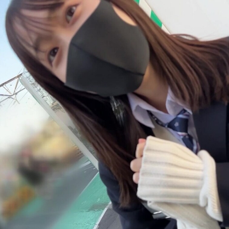 今回は小柄な激かわ○○○！！
自宅付近の駅で待ち合わせ、そのまま自宅へGO。

男性と話すのが得意なのかすごい話を