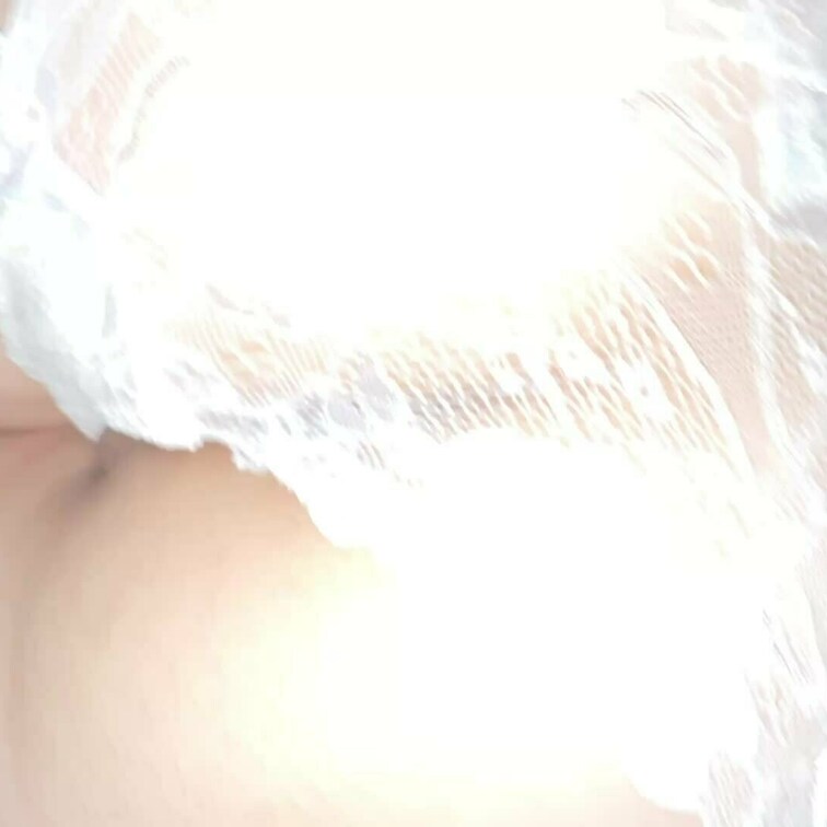 白パンティいかがでしょう🤍❤️