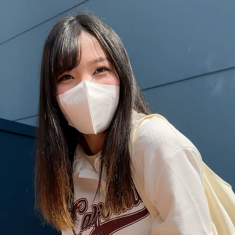#50【HANABI 20歳】
今回ストリートスナップ撮影に協力してくれたのは、ゆるふわカジュアルコーデを着こなすHA