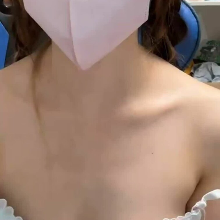 【いのり 20 歳】

いのりさんのライブ配信動画です
生配信 だと、1 回の有料配信を視聴すると、おおよそ平均 