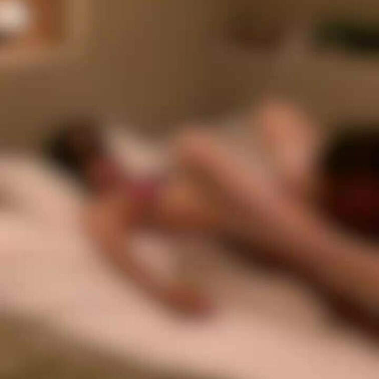 初他人棒　定点カメラ
クンニからの69。
そして、初めての他人棒挿入、妻にとって2人目の経験。
