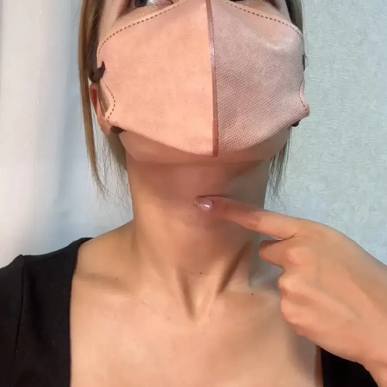 ガチで!首だけの動画!
喉仏が動いてたり、のけぞって首筋が出ちゃう動画♡