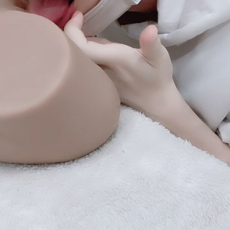 今回は「クンニ」をしちゃう実写動画だよ？
指を挿れながらクリ責めでイかせちゃう動画です...♡

舐められたい願望