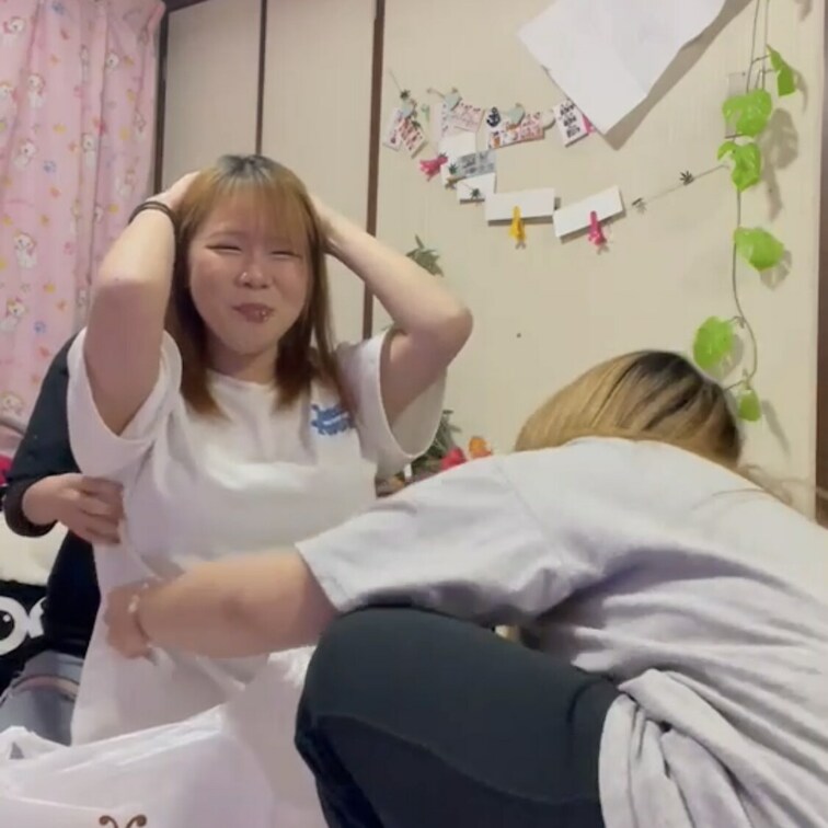 皆様いつもご購入ありがとうございます☺️
今回のくすぐり動画はこちらです👍

是非見てあげてくださいね(  ˆОˆ