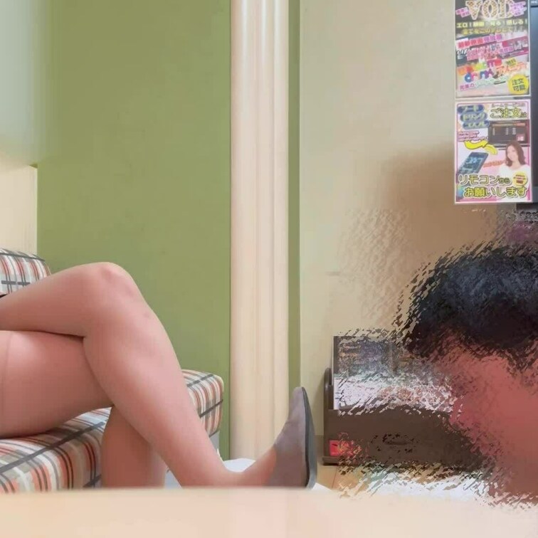 パンプスに顔踏まれながらオナニーで十分だよね君はwww
いつも絶対射精させないけど、今日はチングリ返しでイクならいいよ