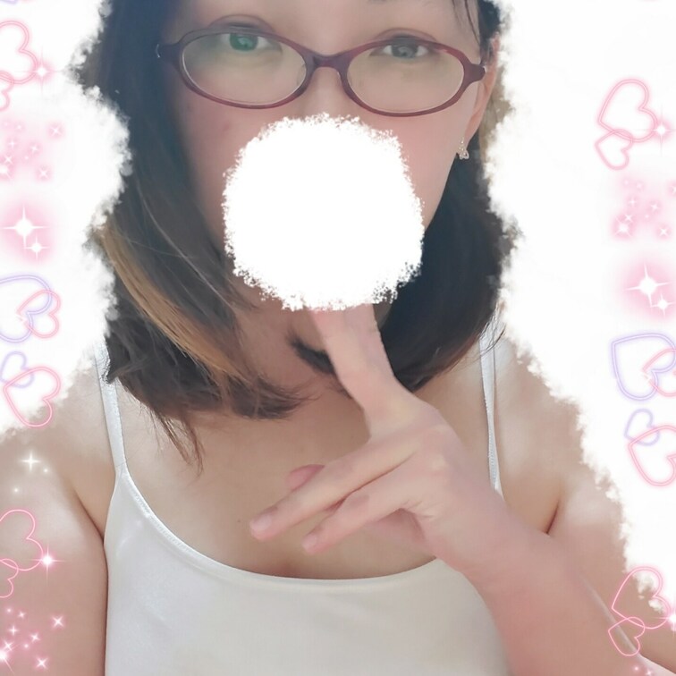 白キャミの中見たいかなー？