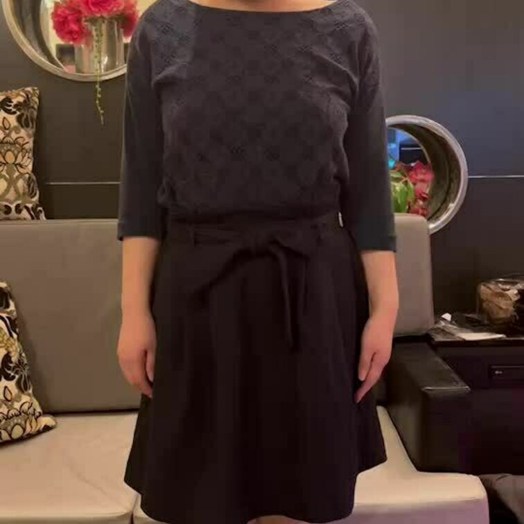 捲っておっぱい揺らし揉みしました♡