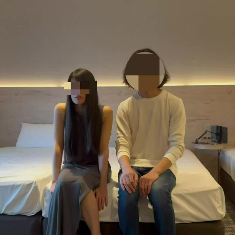 お待たせ致しております🙇‍♂️
今回は妻の目線だけにモザイク処理をしています。
完成までもう少しお時間をください🙇‍