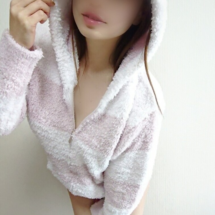 何気お初のジェラピケ♥ 裏アカっぽいね。
 高いだけあって本当に暖かいわ。 
フワフワだよ～♥ 
2024年はギュ