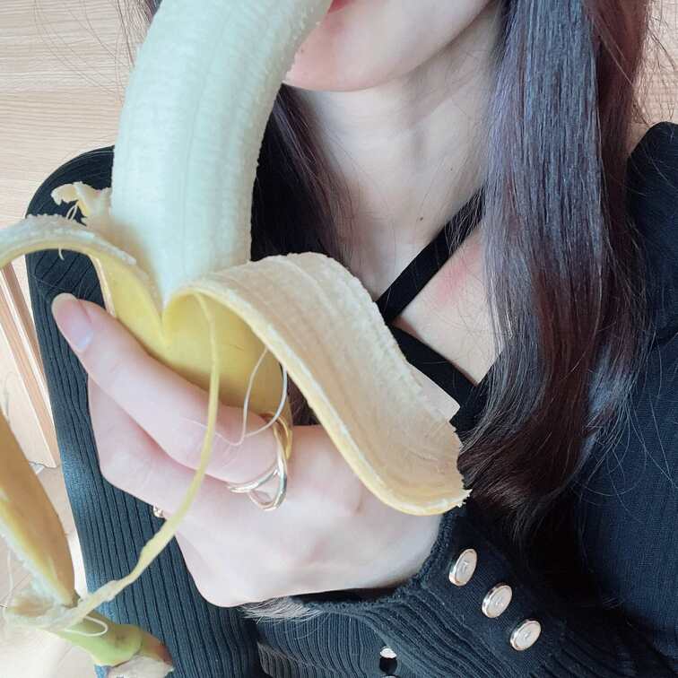 バナナ🍌を食べる動画