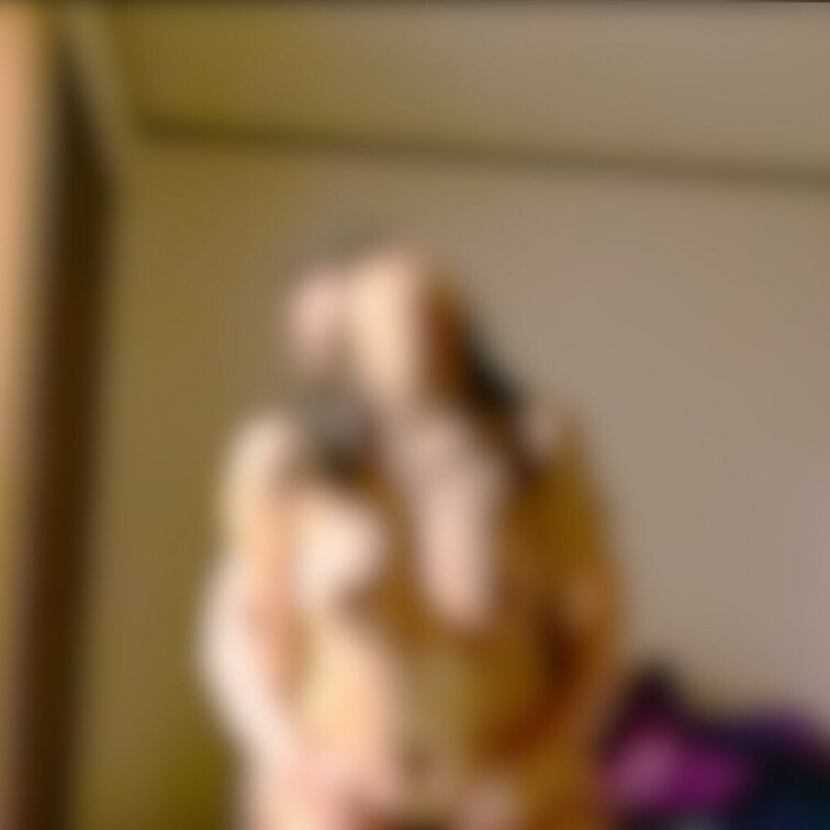 バックで突いてます🎶
嫌だと言いながら凄く感じてる😁