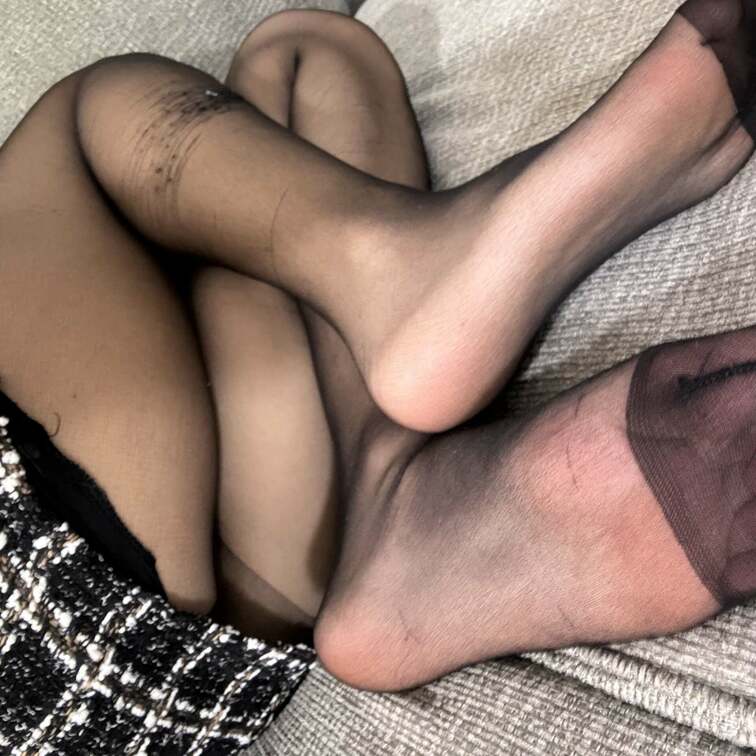 履きすぎてケバケバになった黒ストちゃん💖