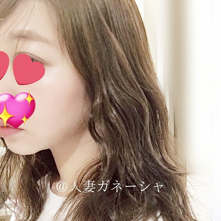 フォローやコメント、いいねで妻を応援お願いします😭💦
こんな事絶対しなかったマジメな妻ですのでファンの方の暖かい声援や