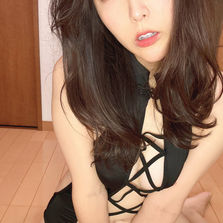 彼氏とセックス後、満足できずにオナニー♡　潮吹き