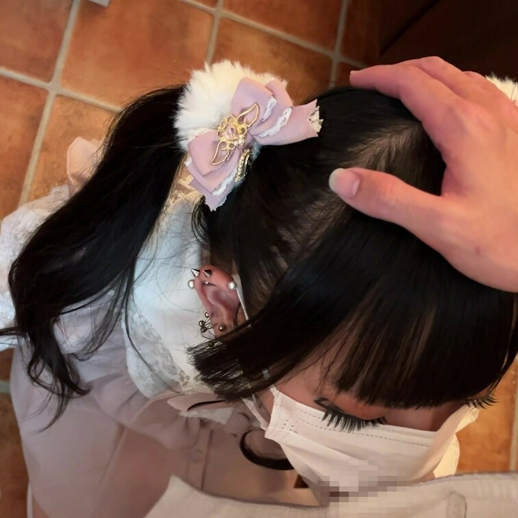地雷ちゃんの喉をオナホみたいに使って喉奥射精