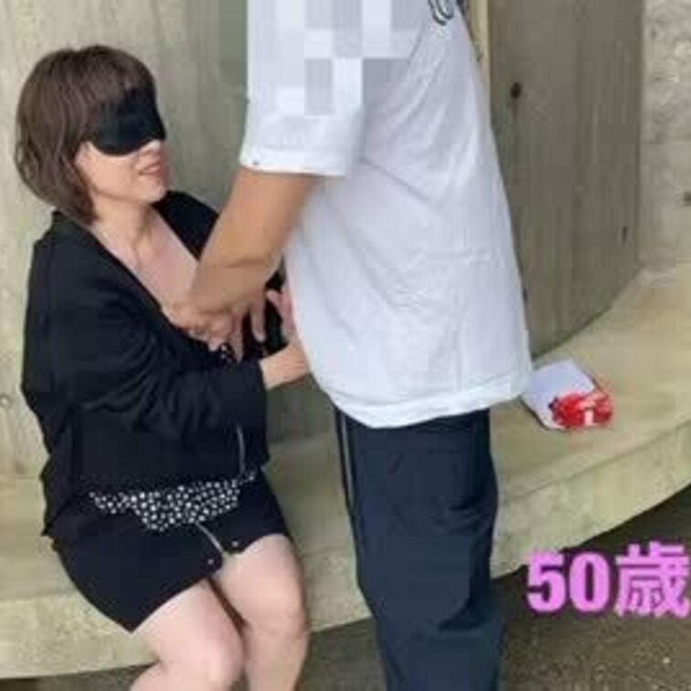 50歳人妻
野外中出し4p   2

