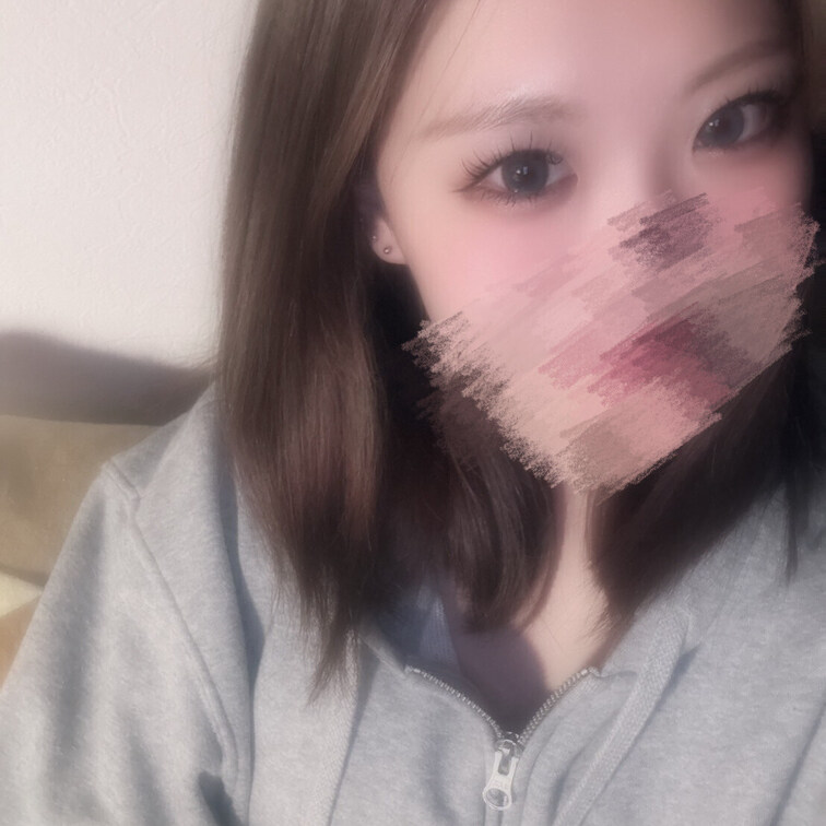 寝よっかな〜ってベッドに向かったらベッドでうつ伏せでまんこ広げて待ってたんでちんぽ入れてあげました