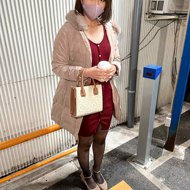 【個人撮影】ショートボブの美女とパパ活_感じている顔が可愛い過ぎる童顔のお○○○さんに無許可中出し
