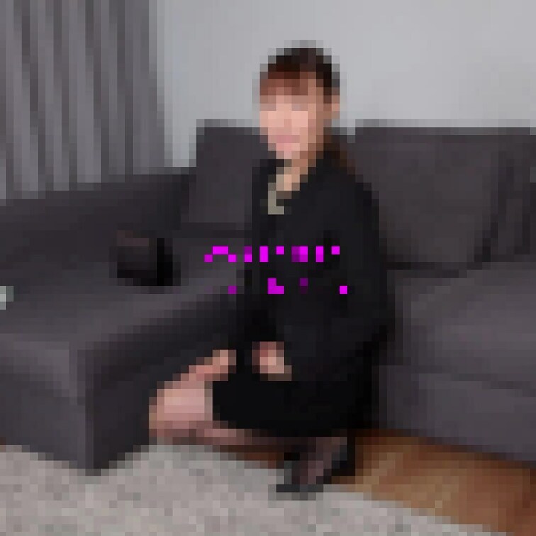 #019 美魔女ICHIGOさん（39歳人妻）
喪服でM字全開くぱぁでの大放尿！！
見事な放物線を描いてくれます(#
