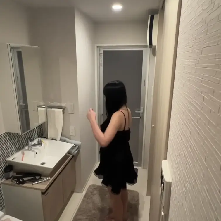 ⭐️明日公開⭐️
 
 Tinderでマッチした巨乳のヤリマン女子大生と、、、
 
 早く見たい人、動画楽しみな