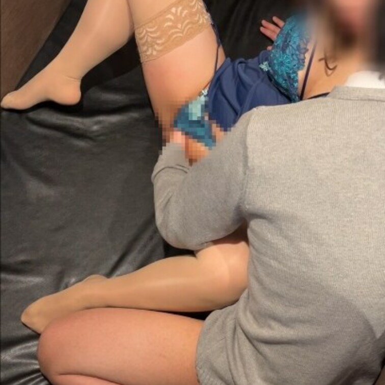「先生のま●こ気持ちいい・・・」💖
卒業式が終わった男子●校生と、禁断の漫喫えっち🌸


こちらは全体公開のペー