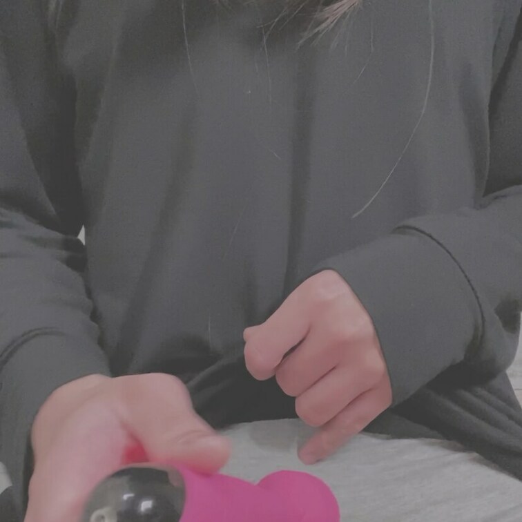 ぱんつの上からでんまおなにー💕