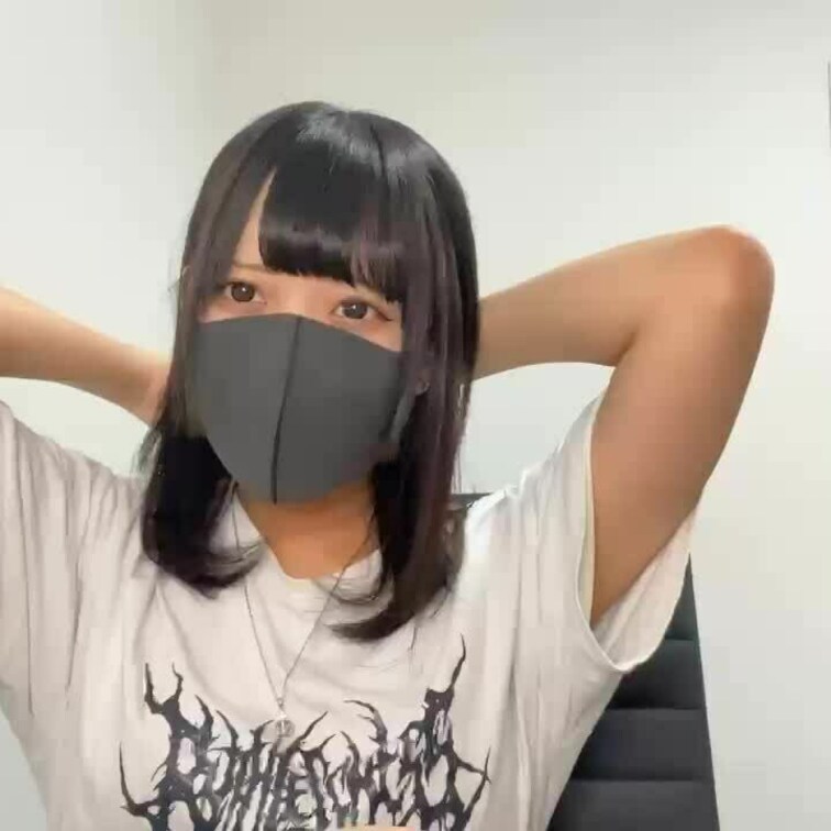 【りん 18 歳】

りんさんのライブ配信動画です
生配信 だと、1 回の有料配信を視聴すると、おおよそ平均 5,