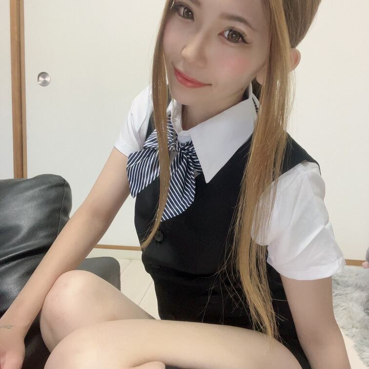 通勤制服コスプレで
おっぱいやパンティー見せからの
おな動画♡