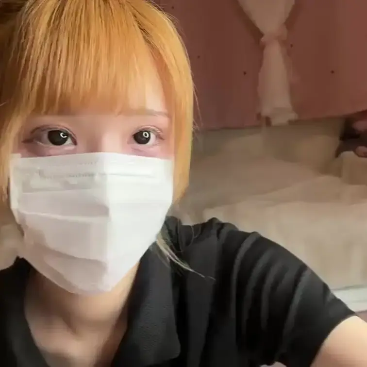 【みれい 20 歳】

みれいさんのライブ配信動画です
生ライブ配信だと、1 回の有料配信を視聴すると、おおよそ平