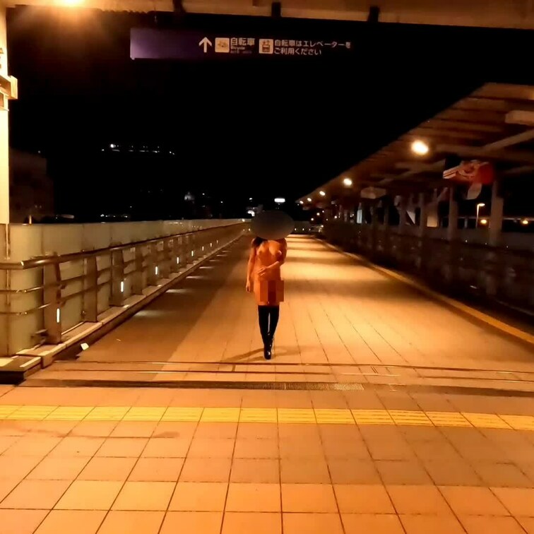 【歩道橋編②】※※
コートも脱いでルンルンでお散歩です😆💕