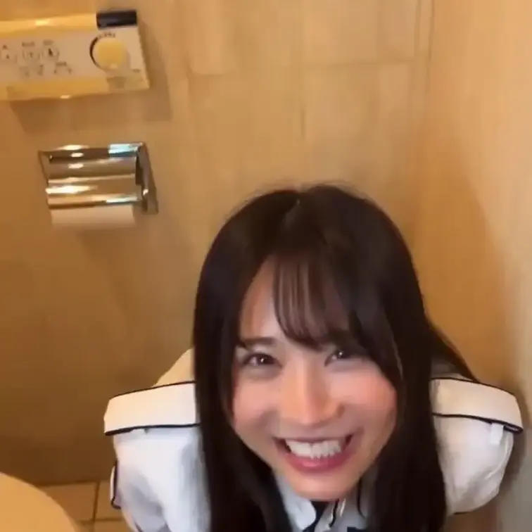 アイドルがセンターになるために...

顔出しフル。動画時間2:12
フェラ