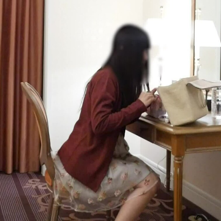 イベントにサークル参加でコスプレ売り子をお願いしたモデルさんと夜にイベント参加衣装でエッチ撮影した時の動画です
さ