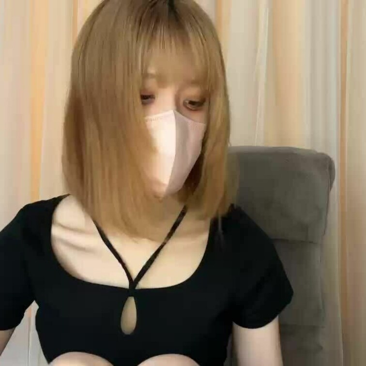 【みれい 20 歳】

みれいさんのライブ配信動画です
生配信 だと、1 回の有料配信を視聴すると、おおよそ平均 
