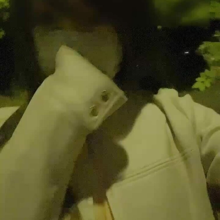某公園で…1人で恥ずかしいお散歩してきました、、
1人で露出するのは初めて…♥️💦
誰も見てないから、ホントにイケナ