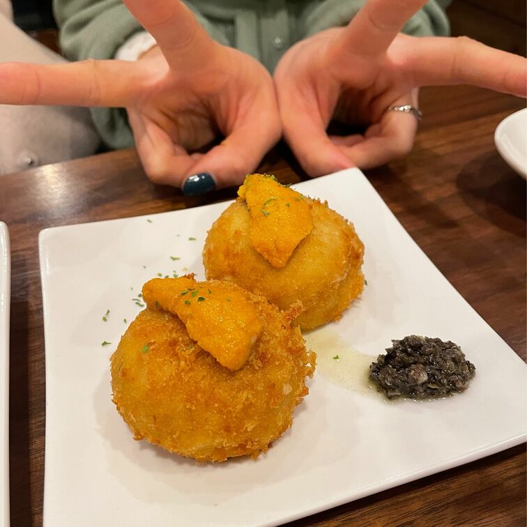 おこもりデートだったので
基本食事はテイクアウトかUberだったんだけど
テレビでウニ見たら食べたいねって盛り上がっ