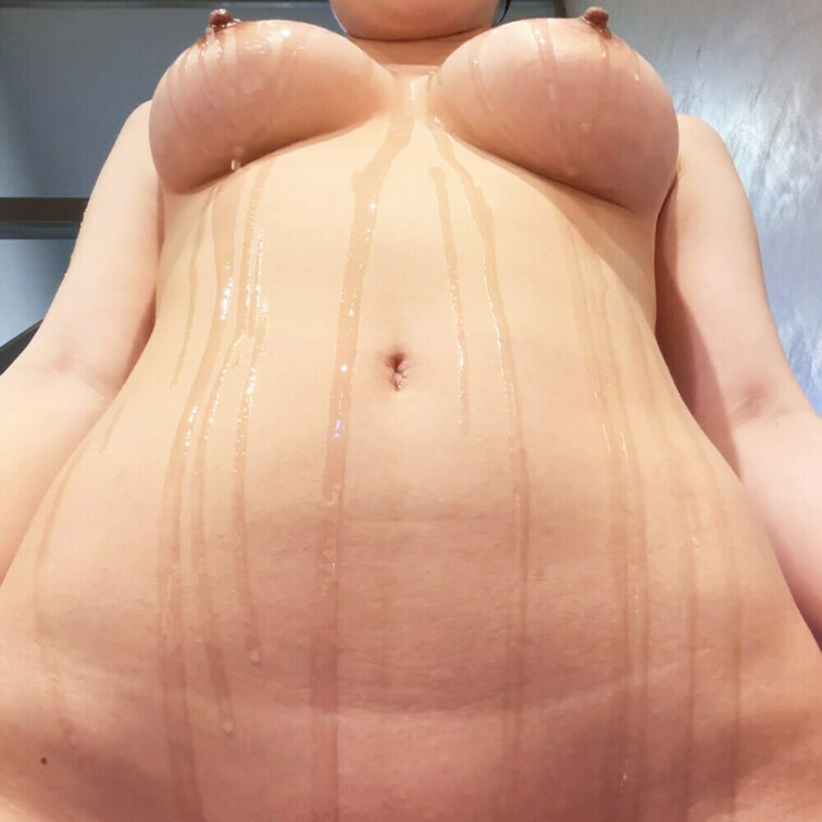 ❤️いいね＆フォロー❤️してくれた方にエッチな画像送りますね😉
よろしくお願いします💕

大量オイル💦ヌルヌル、テ