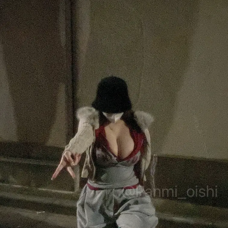 えっちな服でTikTok撮ってる19歳Iカップのモザイクちゃんです🫶
ギャルピースしてるけどギャルじゃないよたぶん