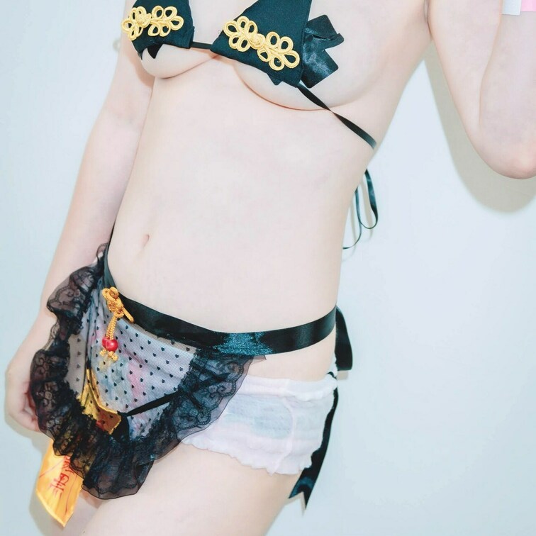 皆さんフェチフェスという大人のイベントをご存知でしょうか？？これはまだ大人しい衣装で、もっと露出度の高い女の子がたくさん