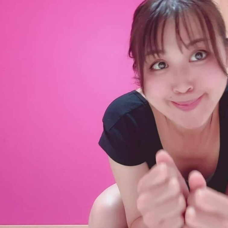 【腰痛と背中のコリをエッチに改善】
このストレッチを真面目にやると、本当に背中や腰がスッキリする上、最後まで動画を観て
