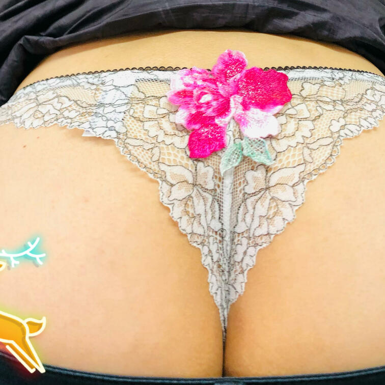 見慣れた画像だけど今履いてるやつね♡
ブラとお揃いで^ - ^
ブラはXでね❣️
